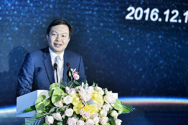 乐动·官方版网站登录入口_乐动(中国)
地产控股有限公司董事会主席岑钊雄.jpg