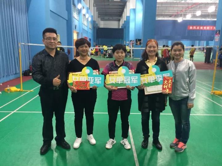 图片6【颁奖照片1】.jpg